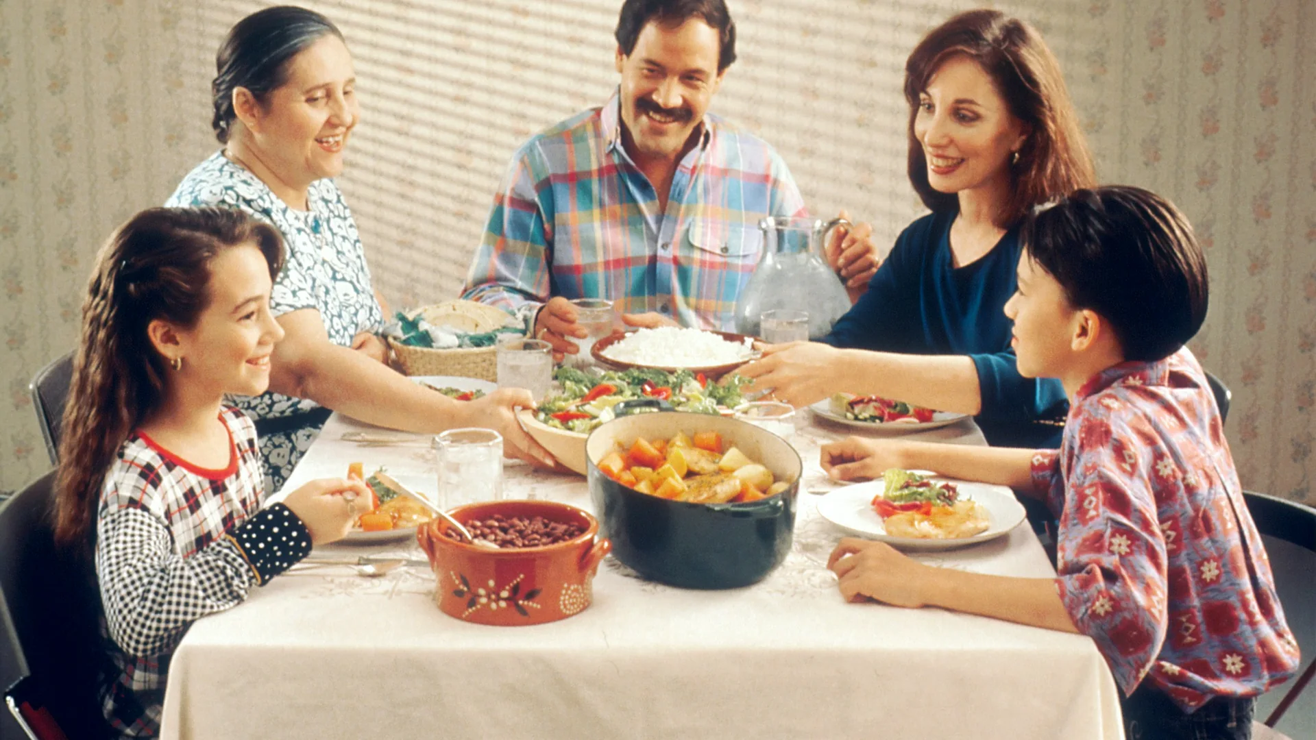 Sunny Table gallery image 3